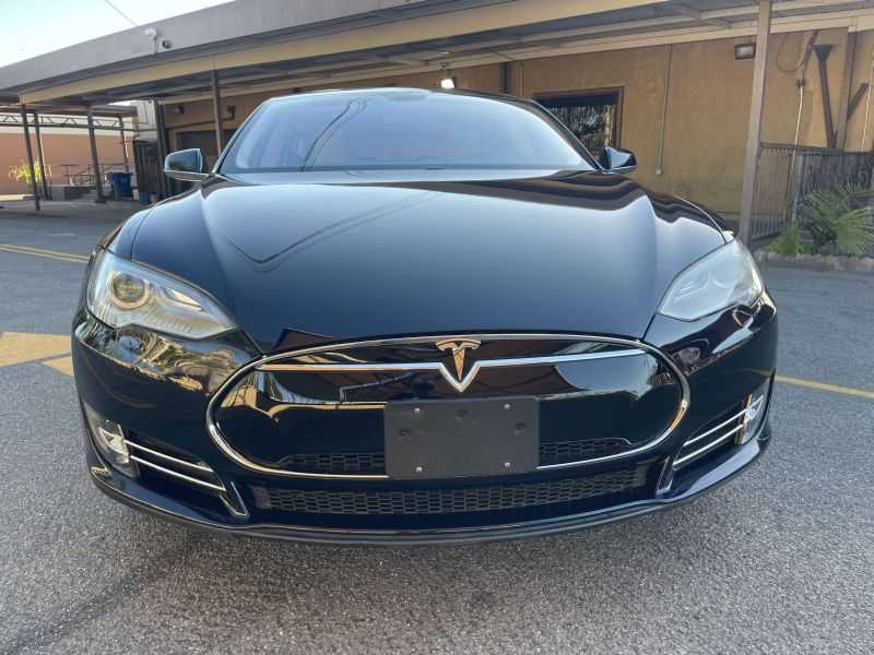 Tesla Model S Image 7