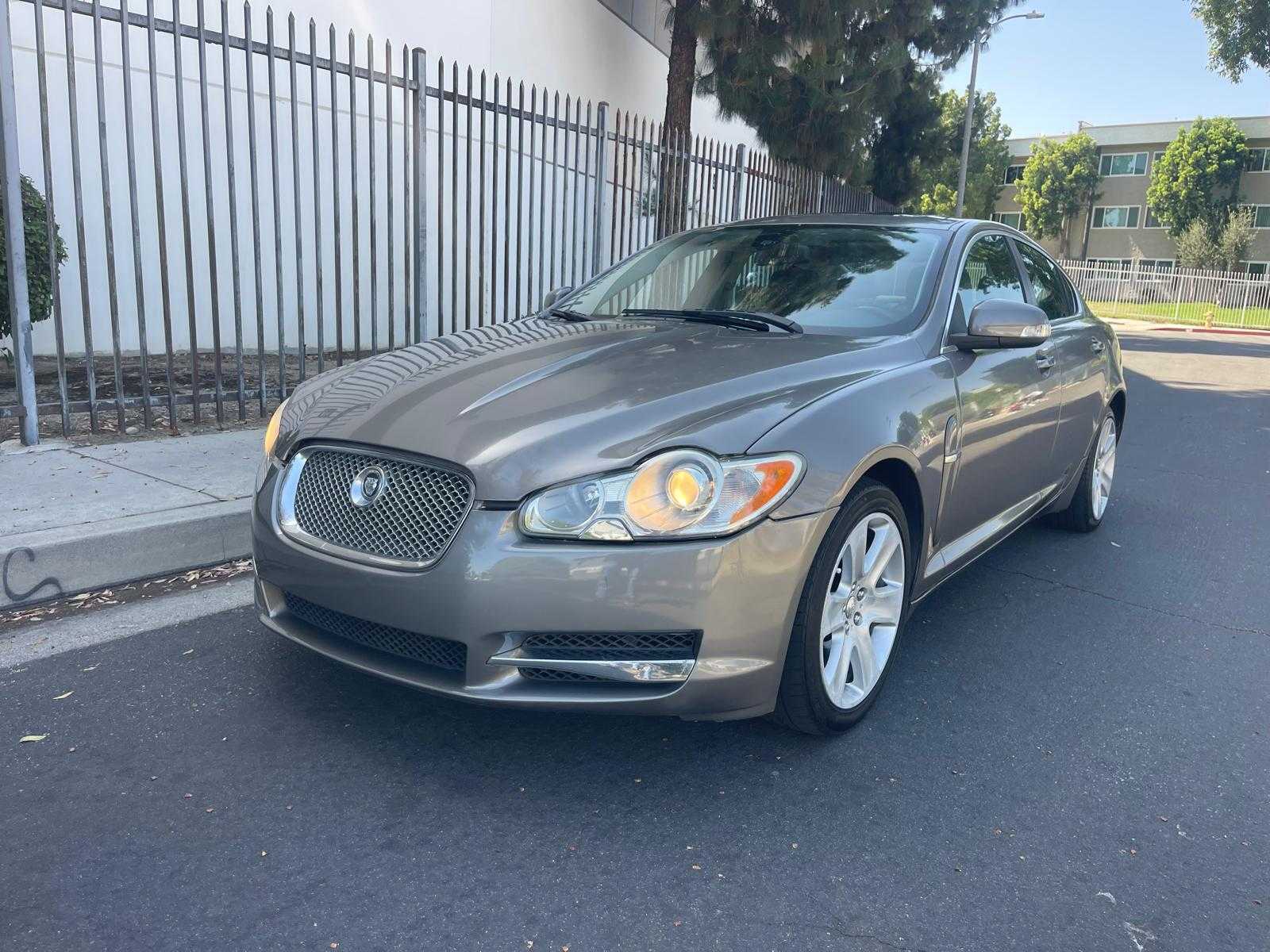 Jaguar XF Image 1