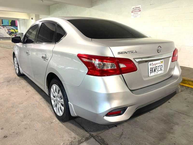 Nissan Sentra Image 2