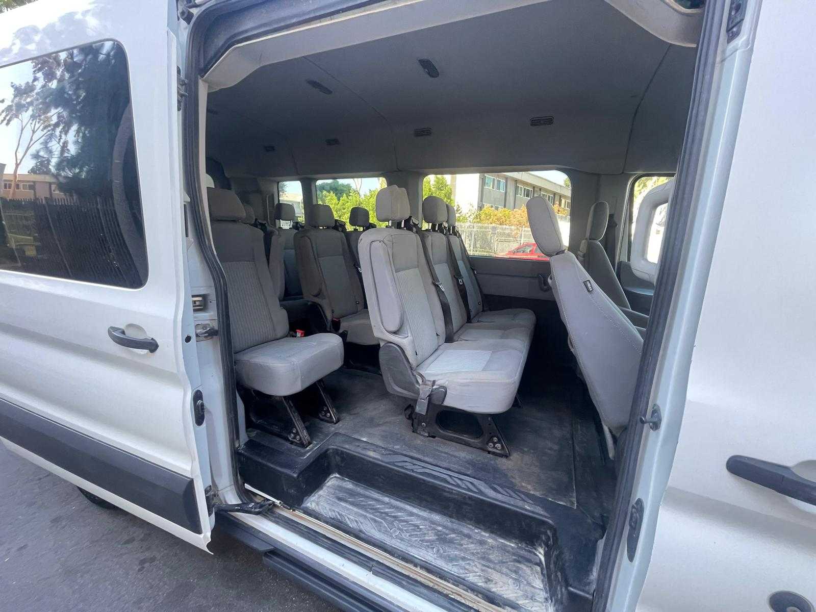 Ford Transit 350 Wagon Image 4