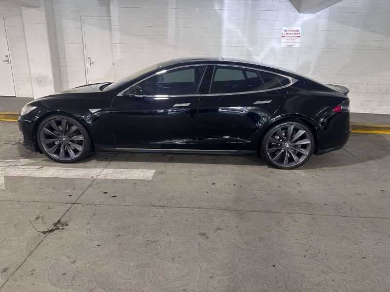 Tesla Model S Image 2