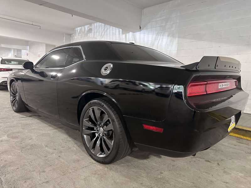 Dodge Challenger Image 2