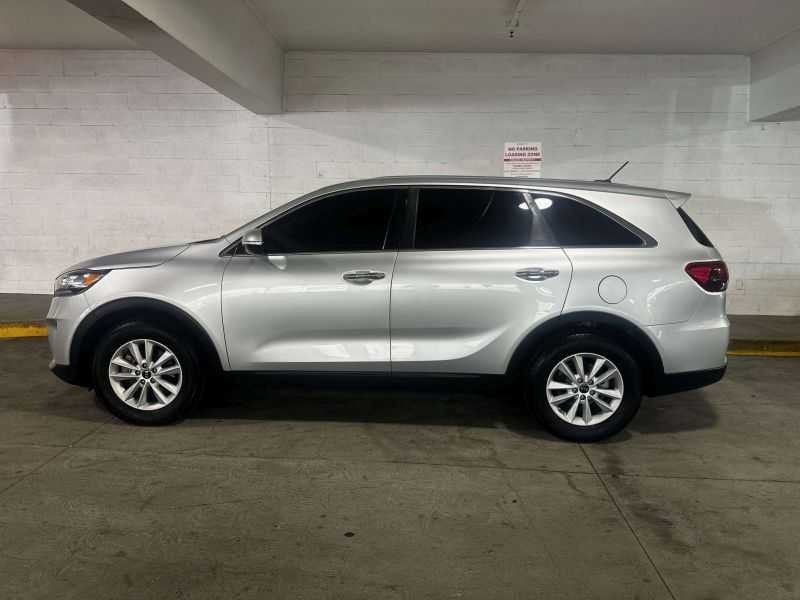 Kia Sorento Image 2