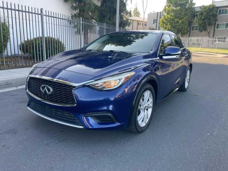 INFINITI QX30 Image 1