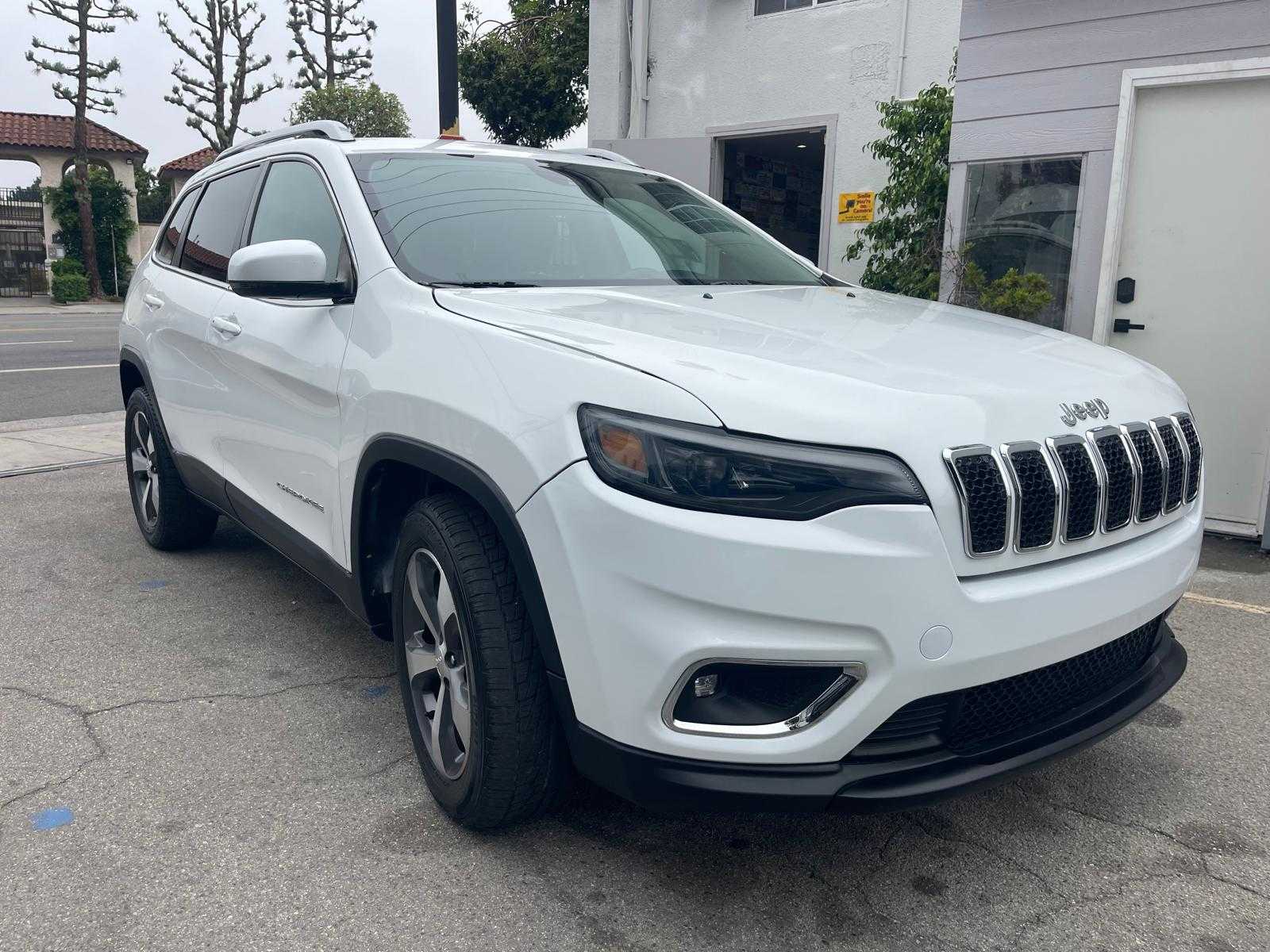 Jeep Cherokee Image 1