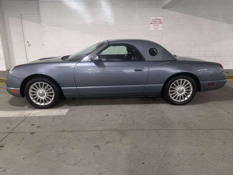 Ford Thunderbird Image 2