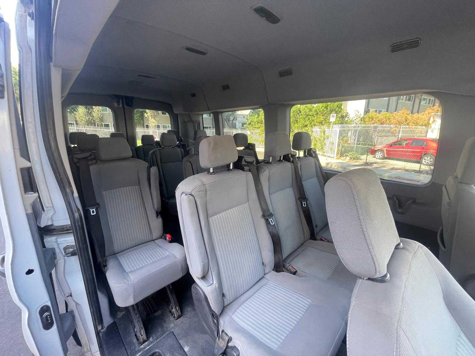 Ford Transit 350 Wagon Image 8