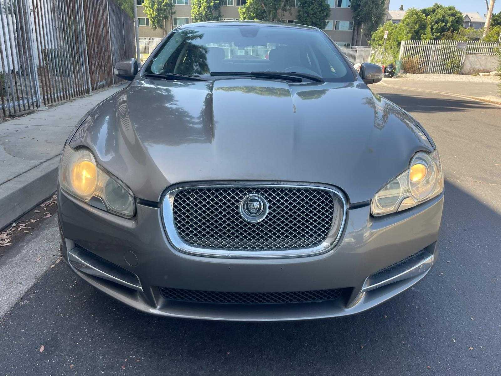 Jaguar XF Image 4