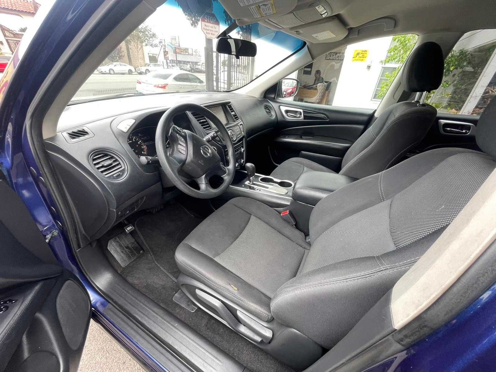 Nissan Pathfinder Image 11