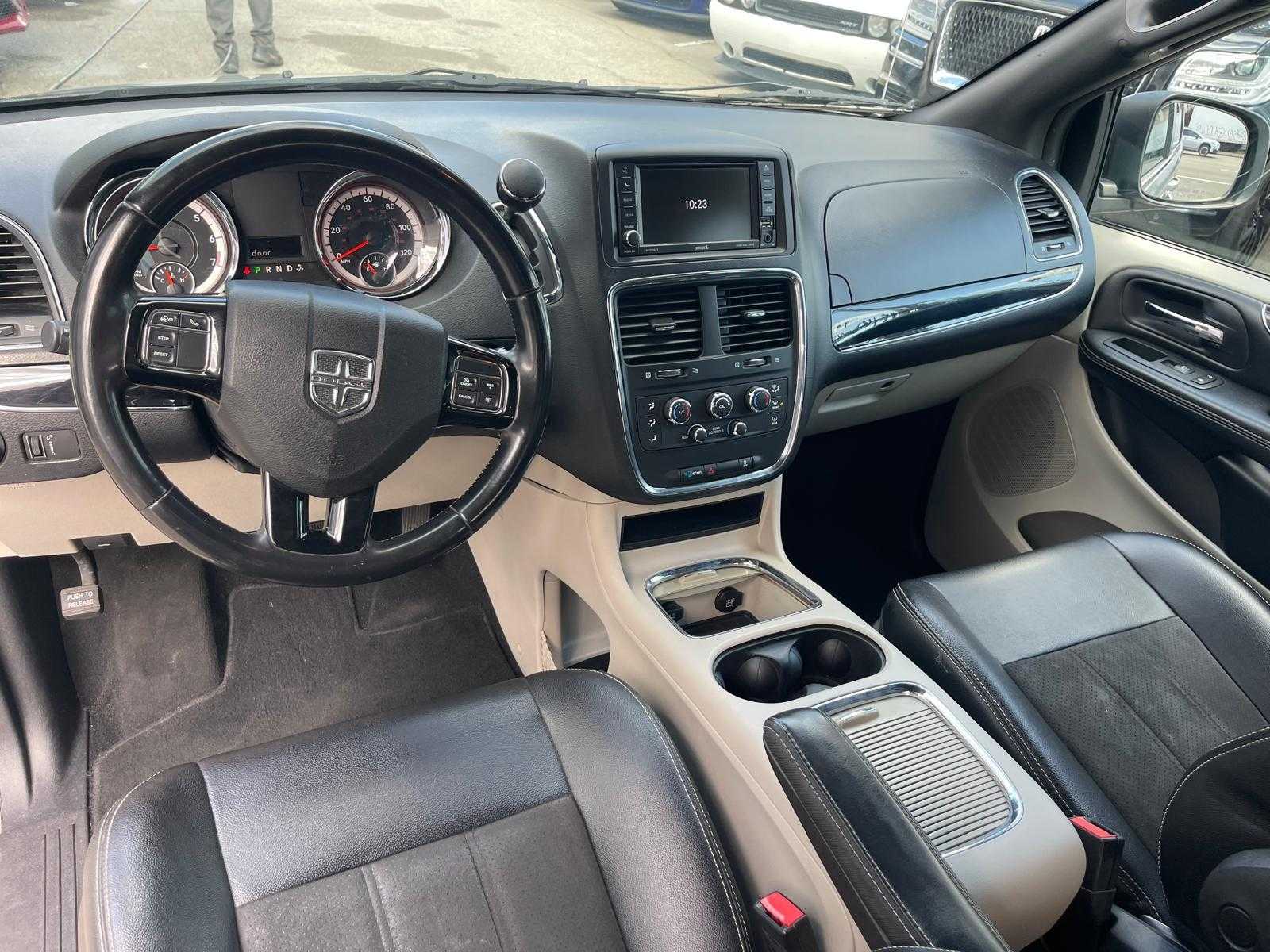 Dodge Grand Caravan Passenger Image 8