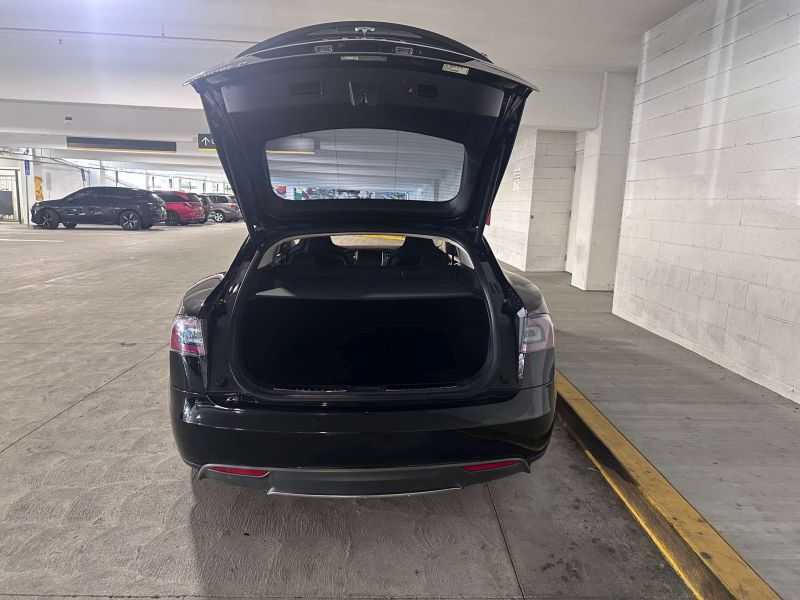 Tesla Model S Image 12