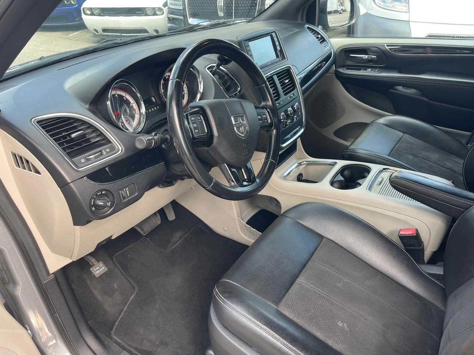 Dodge Grand Caravan Passenger Image 6