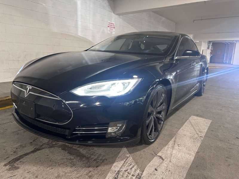 Tesla Model S Image 15