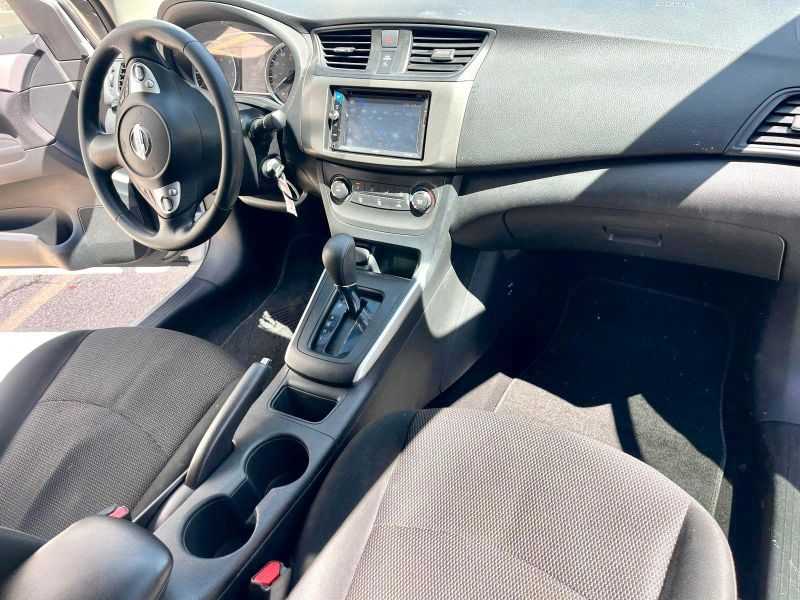 Nissan Sentra Image 7