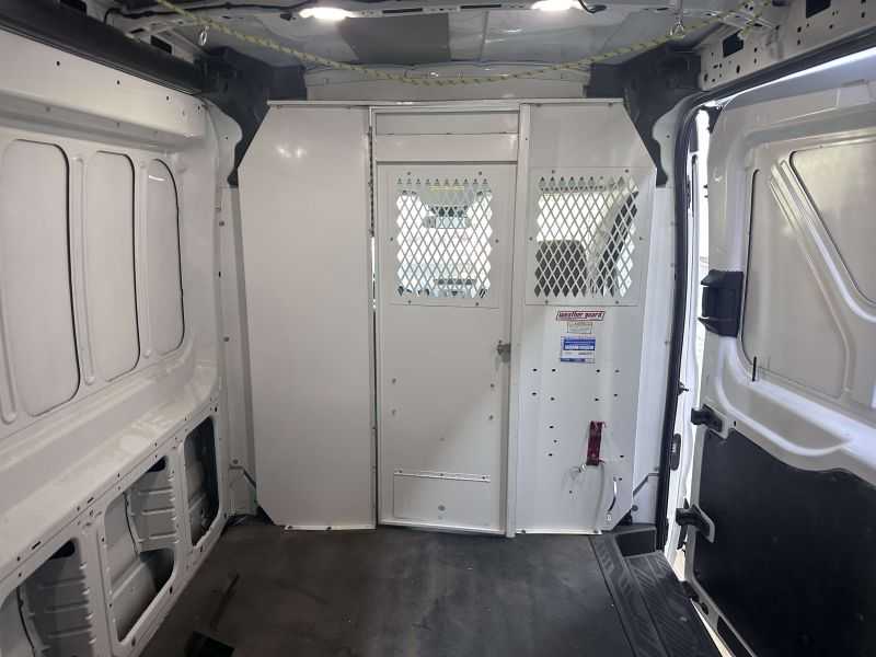 Ford Transit Image 11