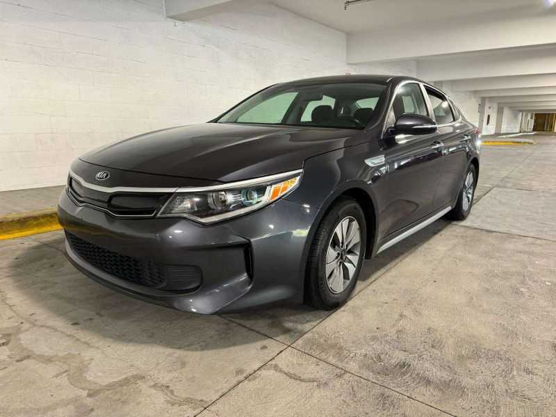 Kia Optima Hybrid Image 1