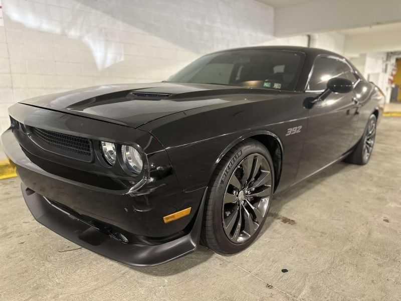 Dodge Challenger Image 1