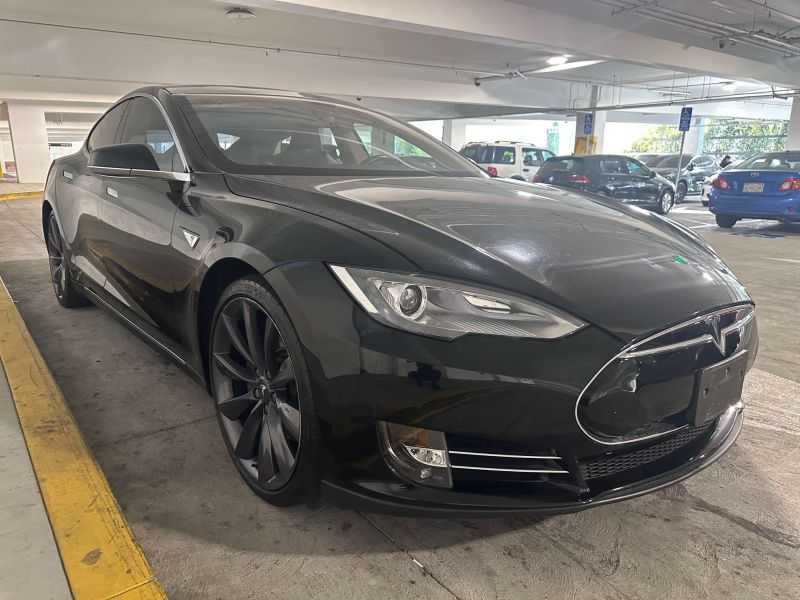 Tesla Model S Image 5