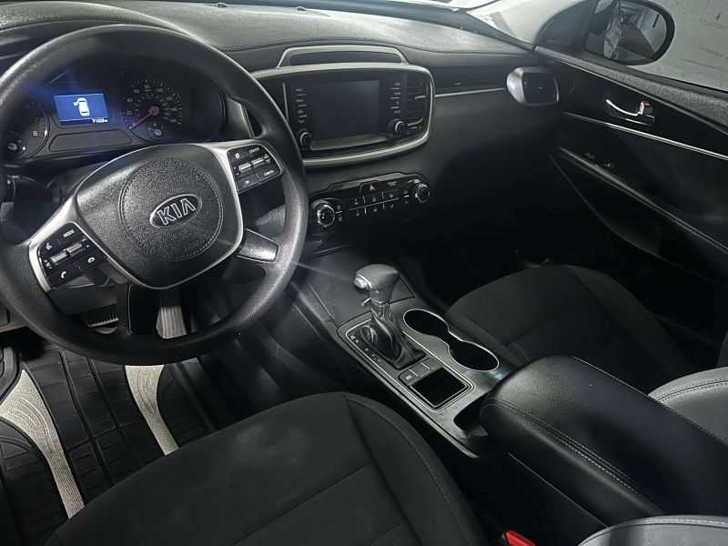 Kia Sorento Image 6