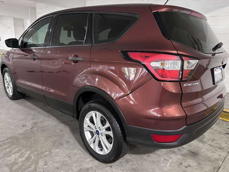 Ford Escape Image 3