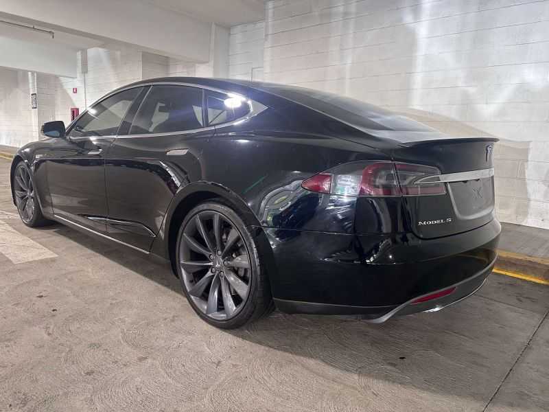 Tesla Model S Image 3