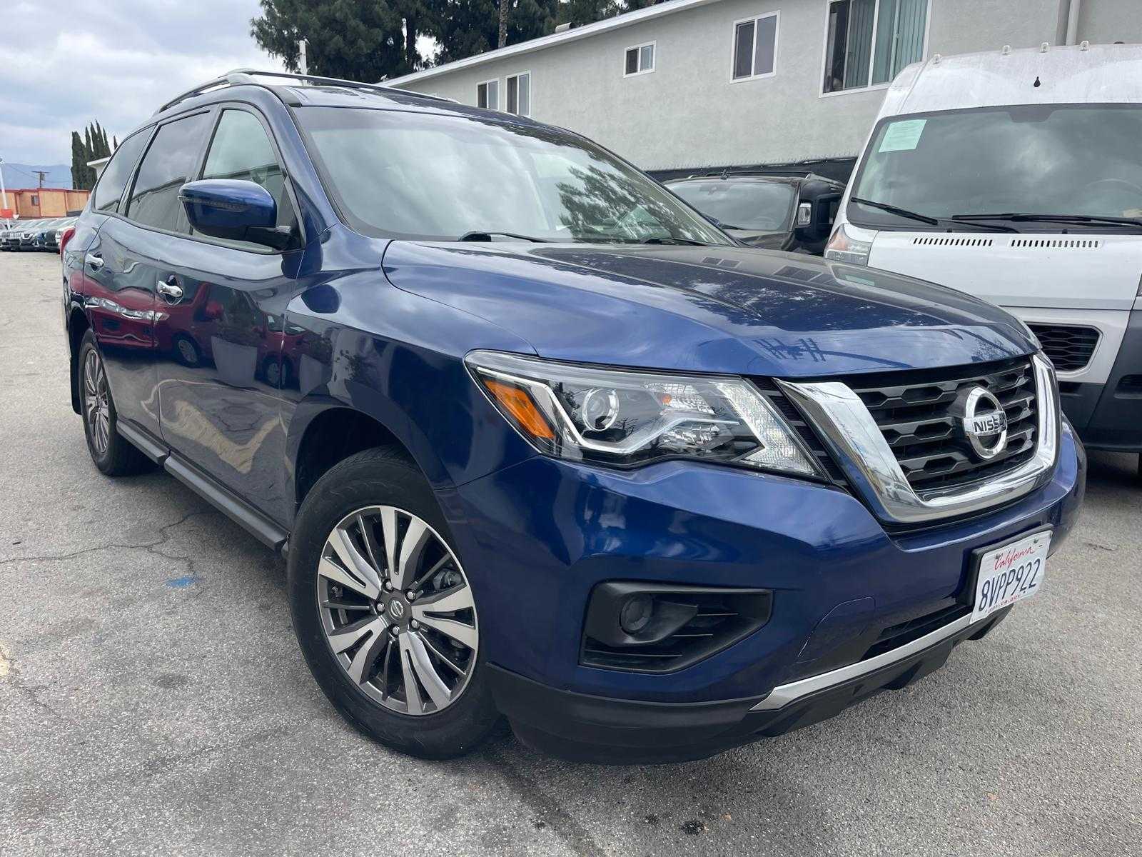 Nissan Pathfinder Image 1