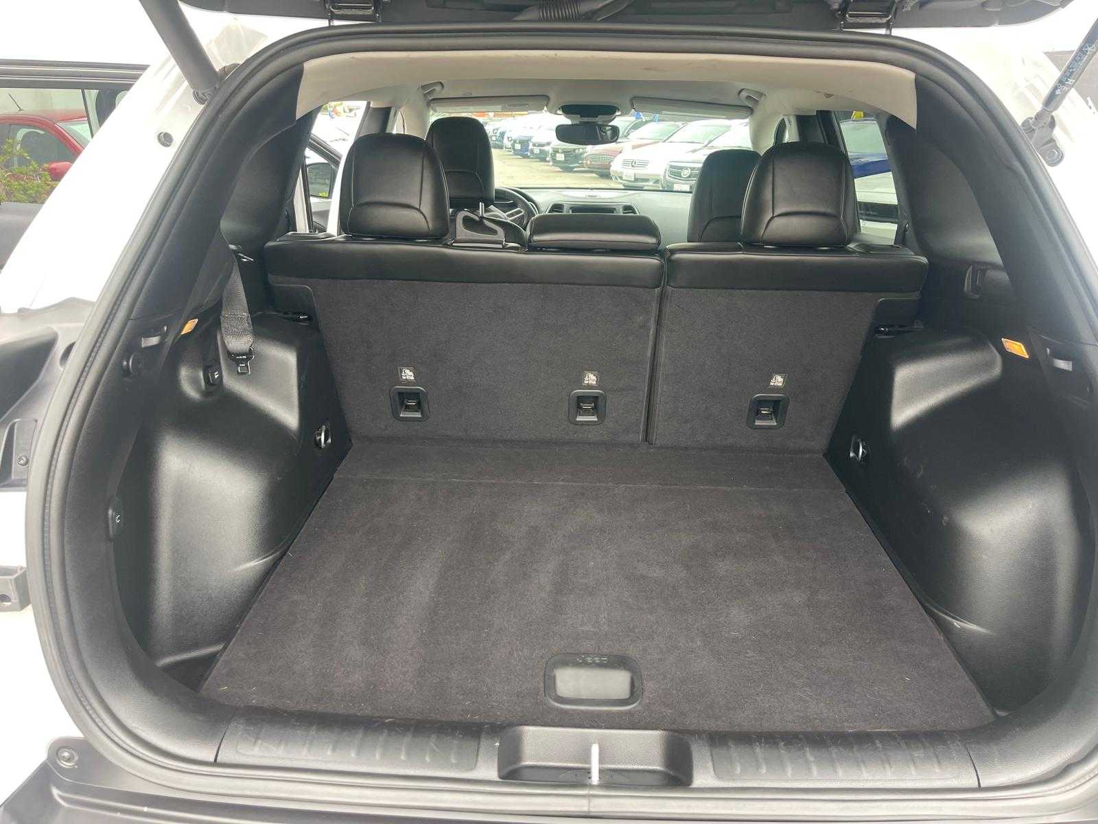 Jeep Cherokee Image 5